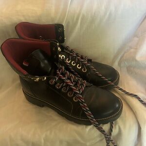 Stylish Black Leather ladies Boots.